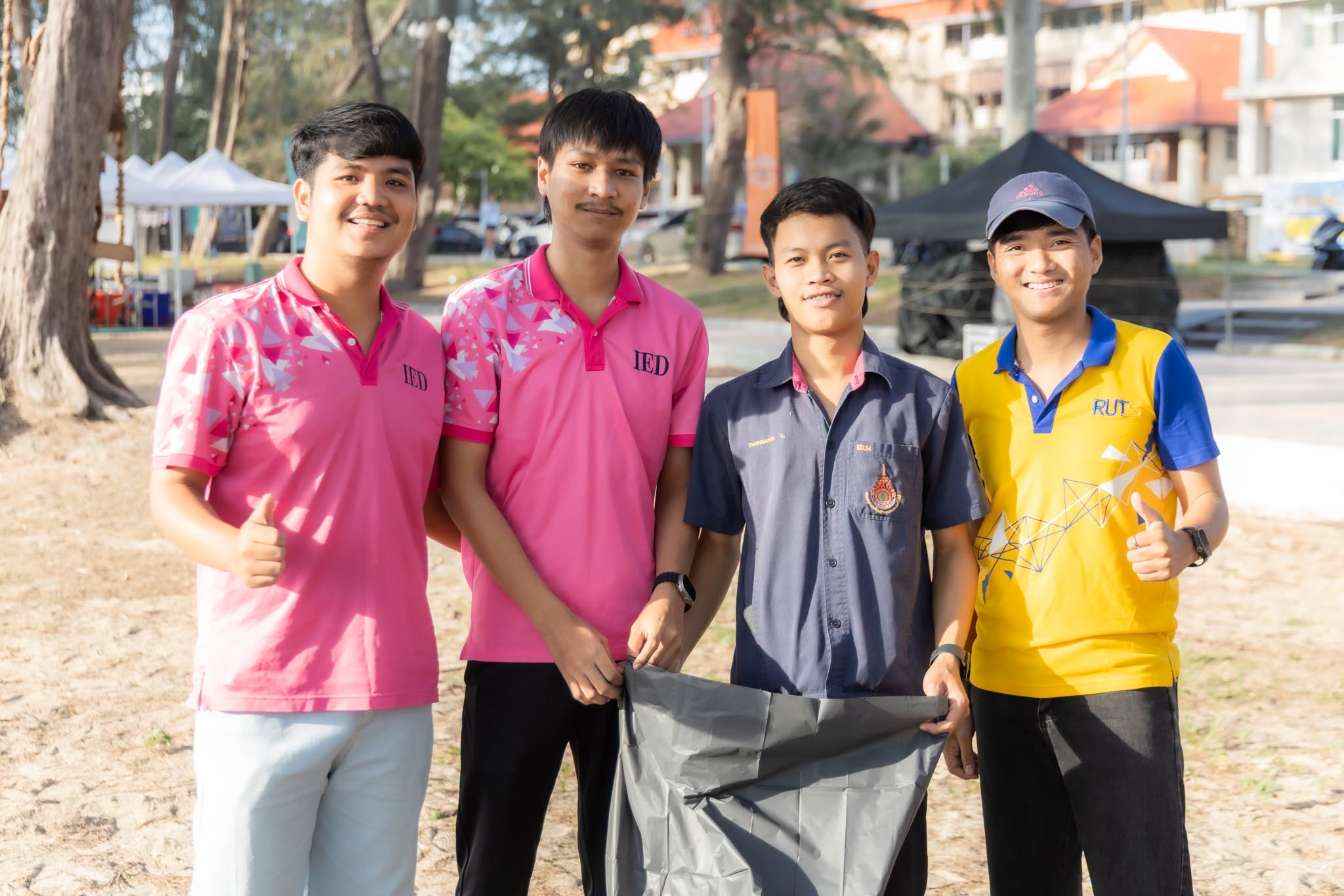 นักศึกษาคณะครุศาสตร์ฯ มทร.ศรีวิชัย ร่วมกิจกรรมจิตอาสา "Beach Trash Zero" เก็บขยะชายหาดชลาทัศน์ สร้างจิตสำนึกรักษ์ธรรมชาติและสิ่งแวดล้อม ภาพที่ 5